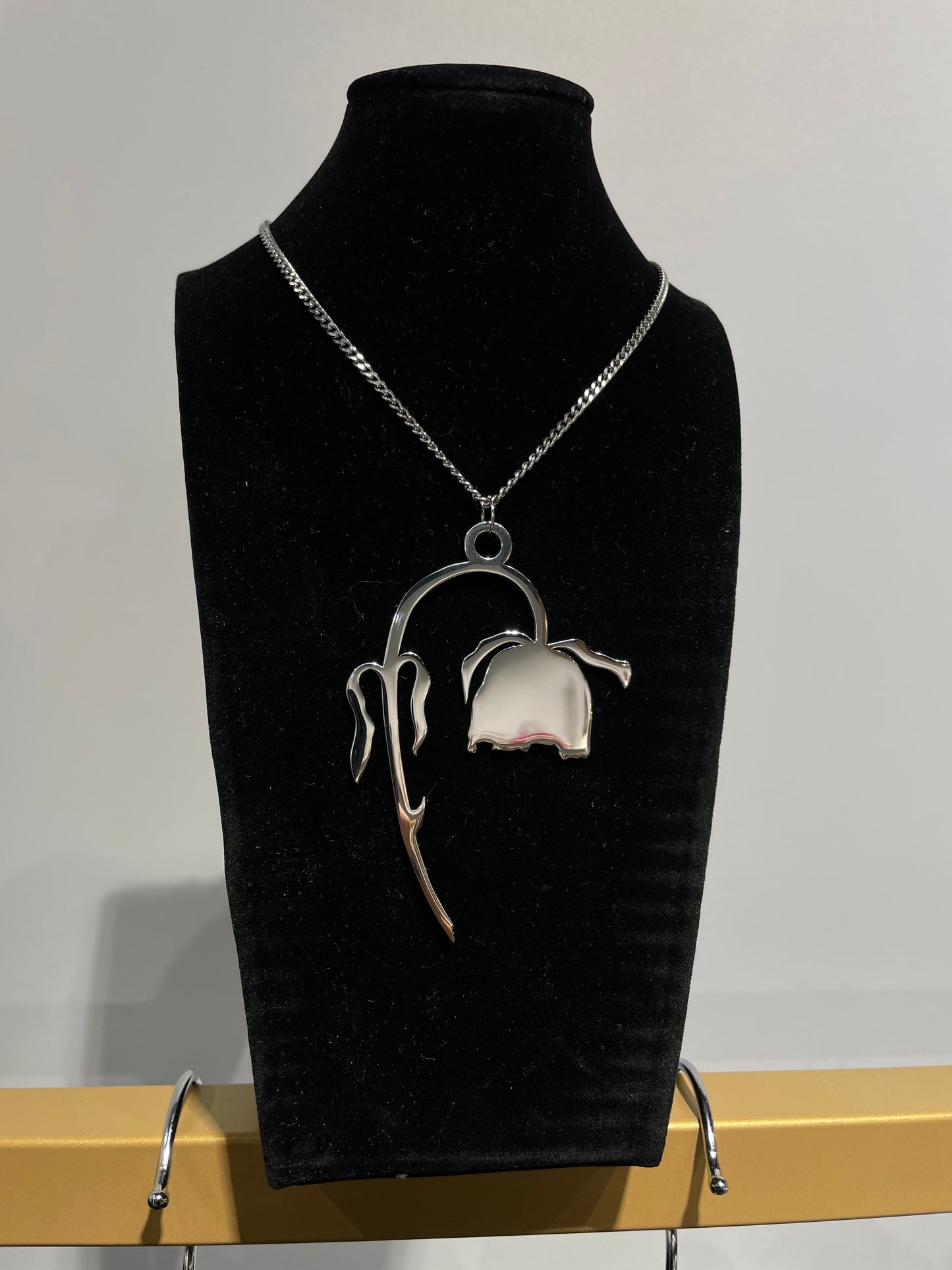 Collier R.