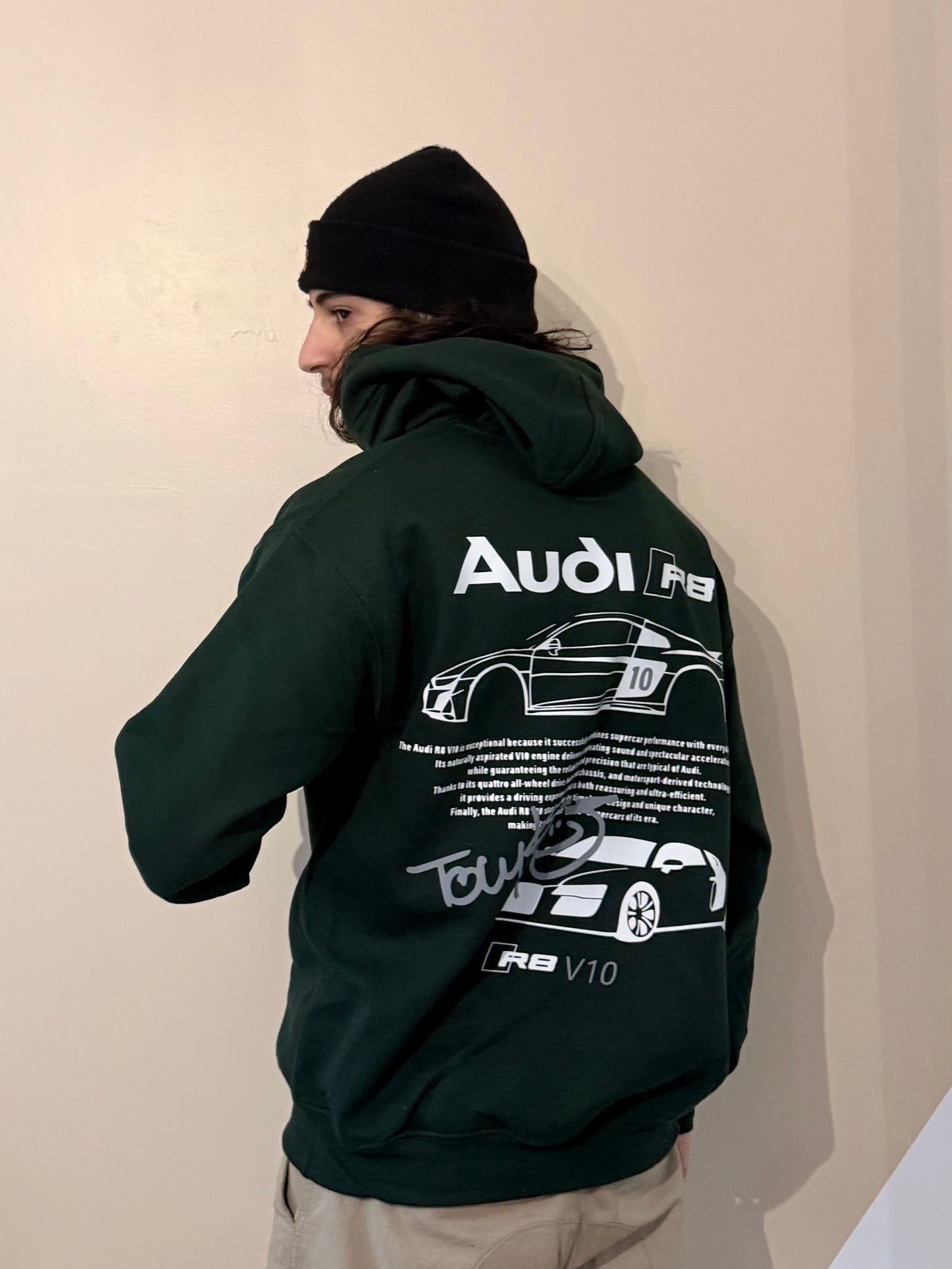 R8 V10.
