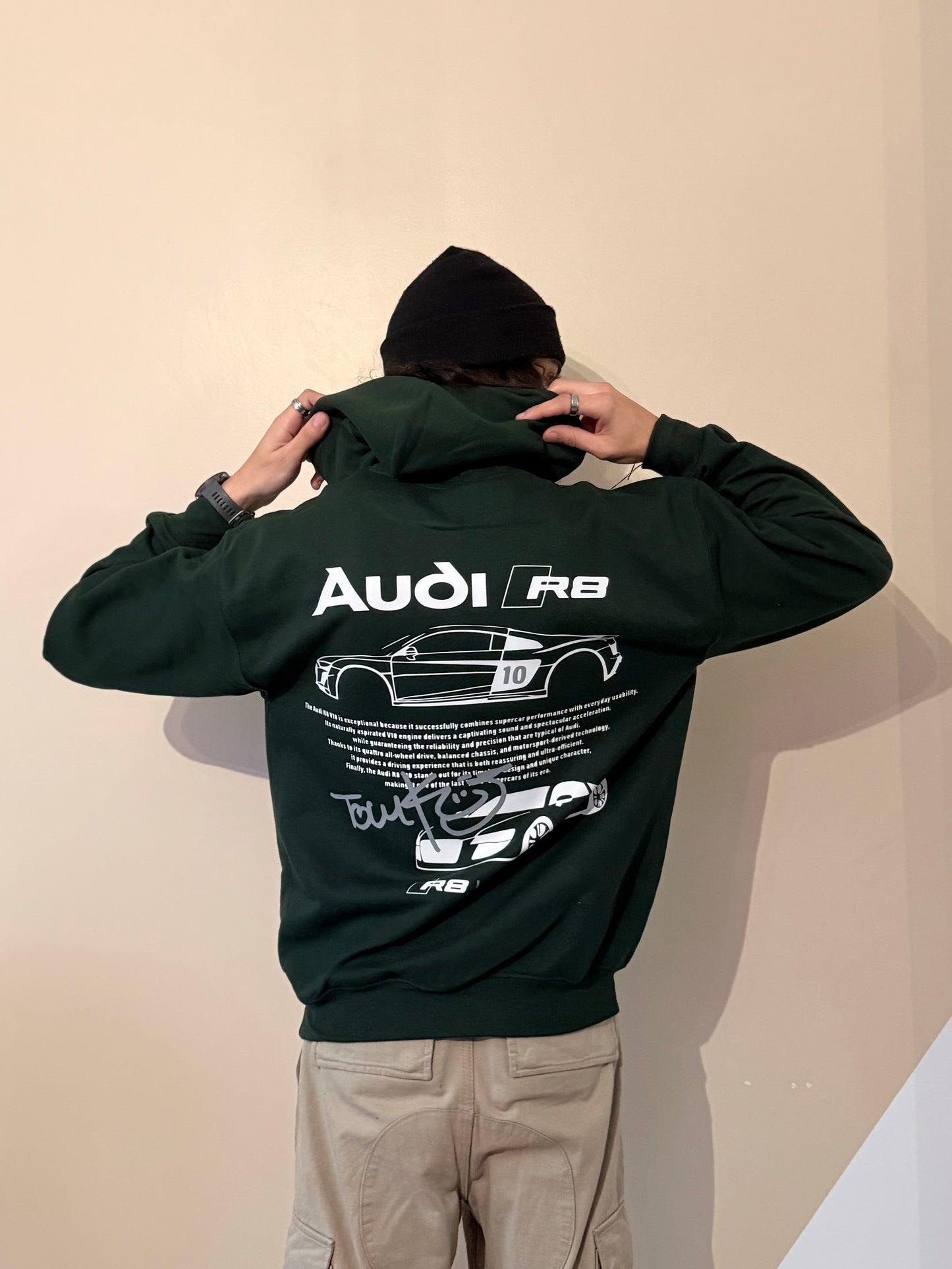 R8 V10.