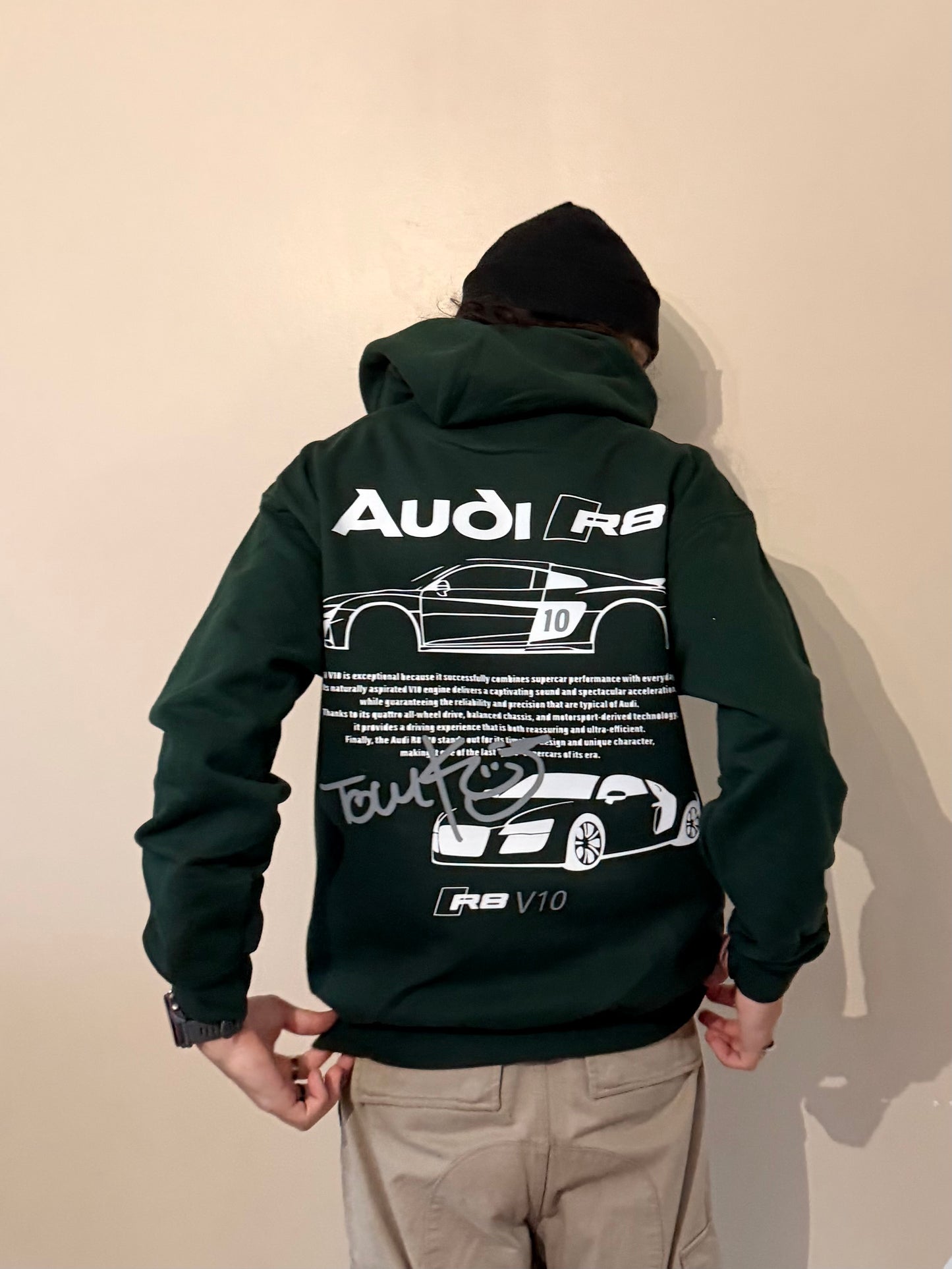R8 V10.